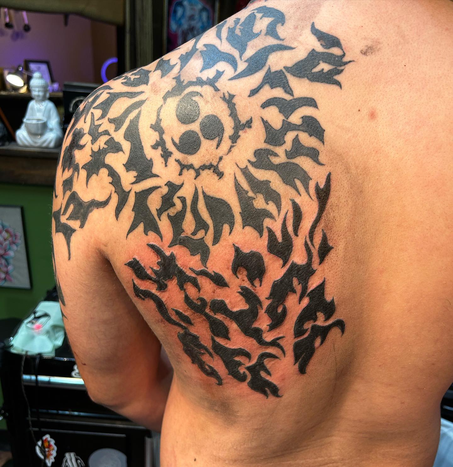 Tatuaje de la Gran Marca Maldita en la Espalda